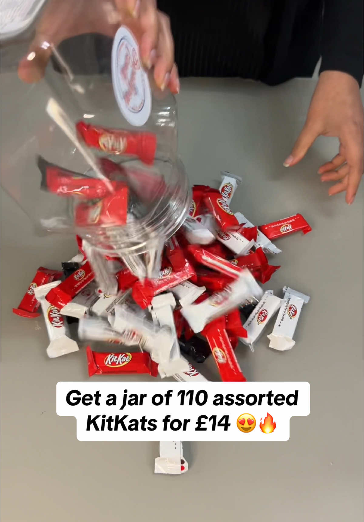 Best treat for all KitKat lovers by @Broadway Candy 🍫🍫🍫 #kitkat #americancandy #kitkat🍫 #chocolate #chocolatejar #assortedchocolates #tiktokmademebuyit #giftideas #christmasgiftideas #fyp #productreview 