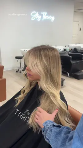 warm toned lived in blonde using all @Redken for this stunner @Haylee Hess ☀️ #redkenpartner #redkenflashlift #redkenshadeseq 