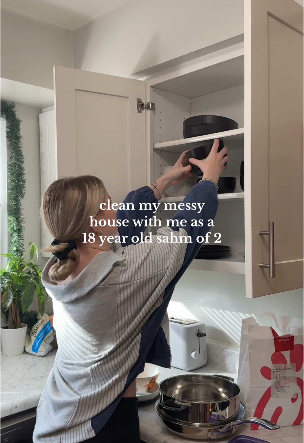 I have way more too 😂 anyways i just wanna keep my kids safe 🫡👏🏻 #MomsofTikTok #teenpregnancy #teenmom #clean #cleaning #sahm #sahmlife #cleanwithme #brookemorton 