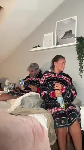SI TE RIES PIERDES!! Os leo en comentarios!! 😂 @Paula Currás #humor #couplegoals #couple #susto #funnytiktok #fun #comedyvideo #comedi #challenge 