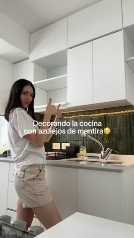 Updates de mi nueva casita🏠❤️ hoy decoramos la cocina #stickontiles Tiktok made me do this!! @The Smart Tiles #cocina #newhome #decoracion #makeover #renterfriendly 