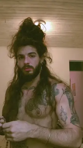 A  rudraksha é uma semente proveniente da árvore 