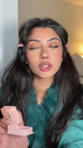 This needs to be universal and now!!  Because like why dont we have 4 day weekends yet?  Highlight @BenefitCosmeticsCA cooki