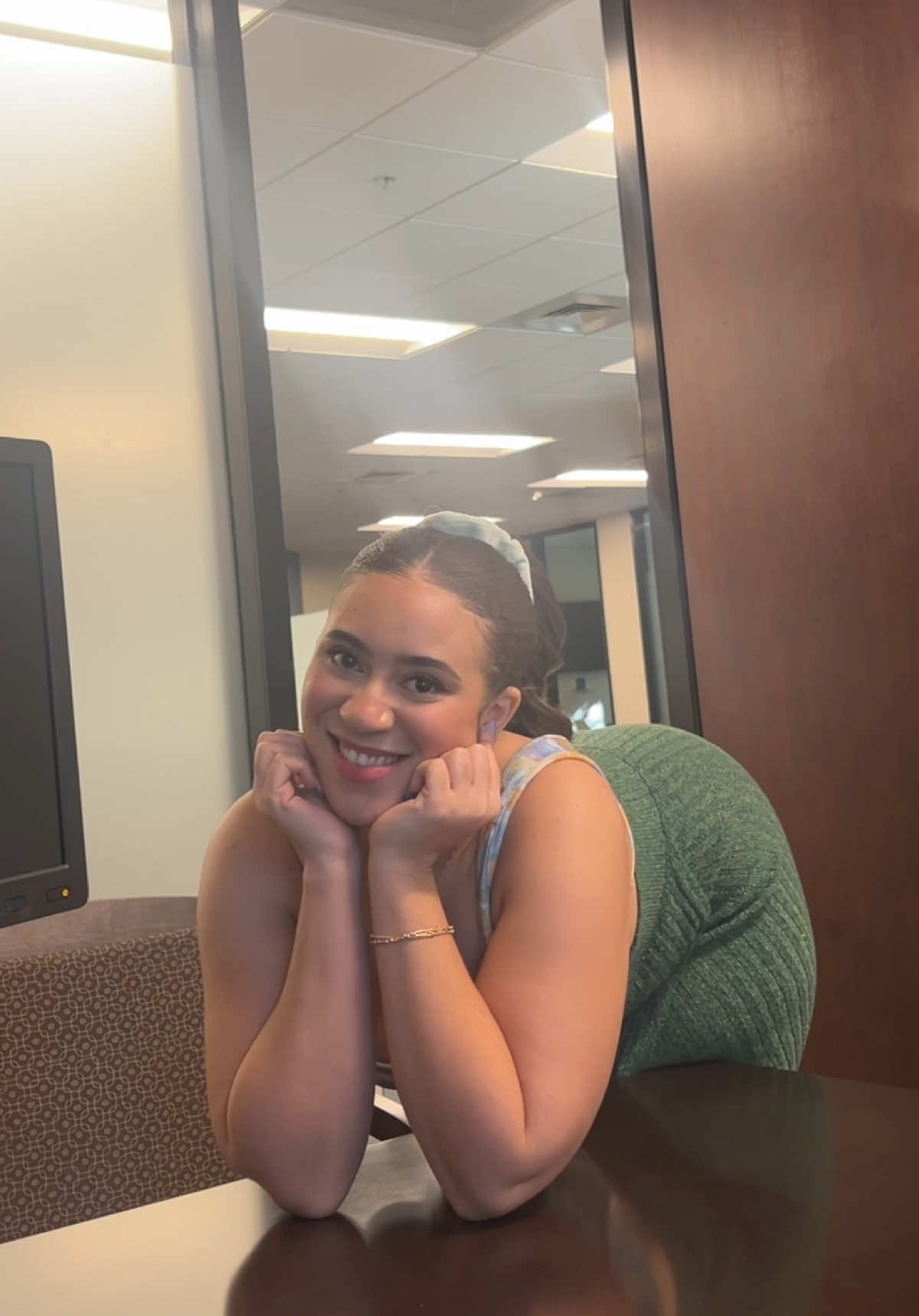 Just your favorite co-worker in time for your daily distraction. #fyp #fypシ #workbuddies #work #officelife #👀 