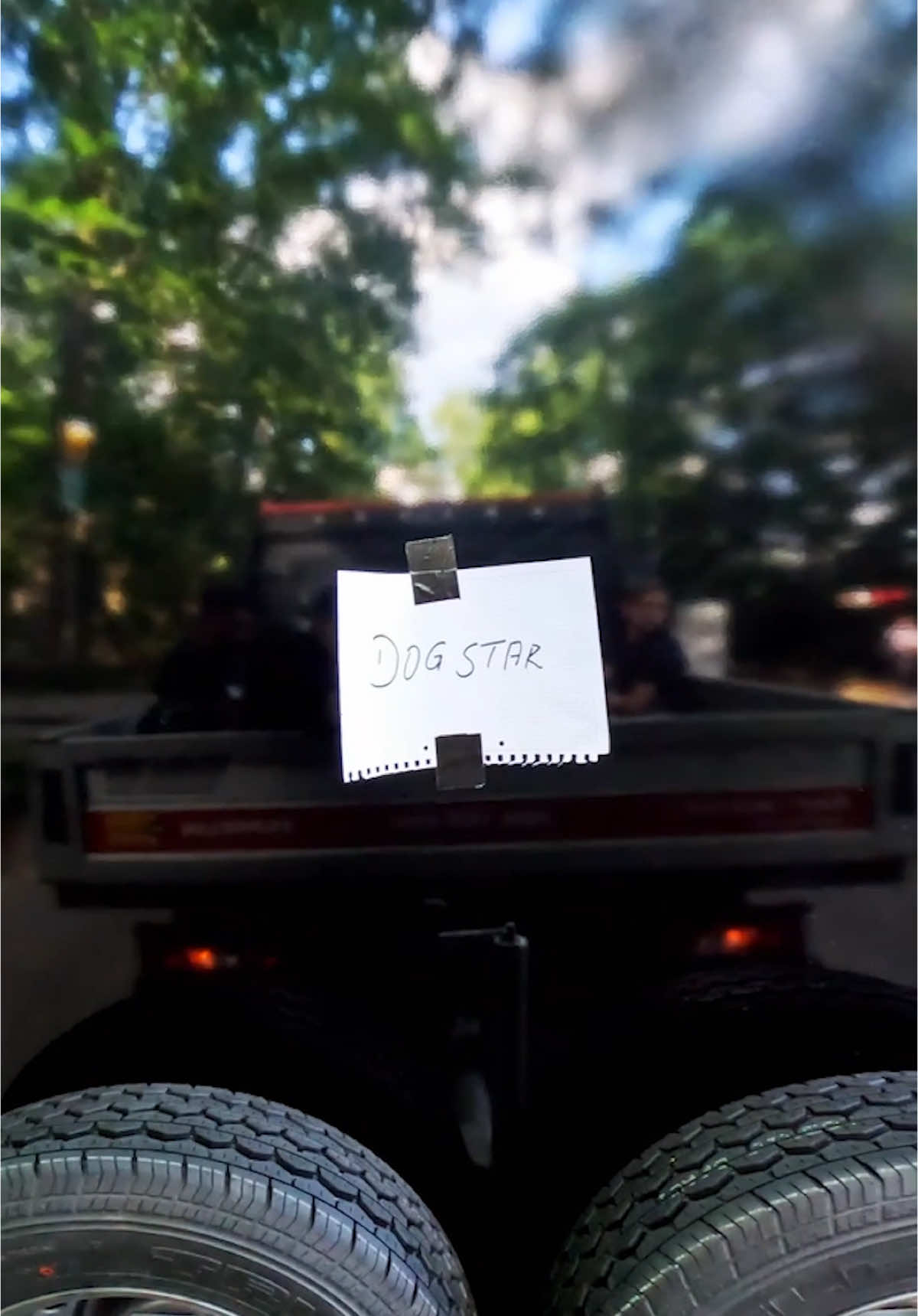 What if we said there's another behind-the-scenes video? 🎥 Chris Huber   #dogstar #bretdomrose #robmailhouse #keanureeves 