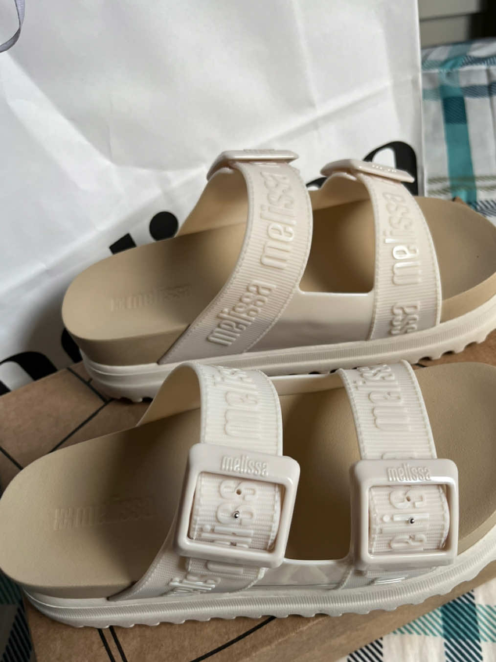 Linda demais 😮‍💨 #melissa #mbrasil #anonovo  #finaldoano #melissacozymloverplatform 