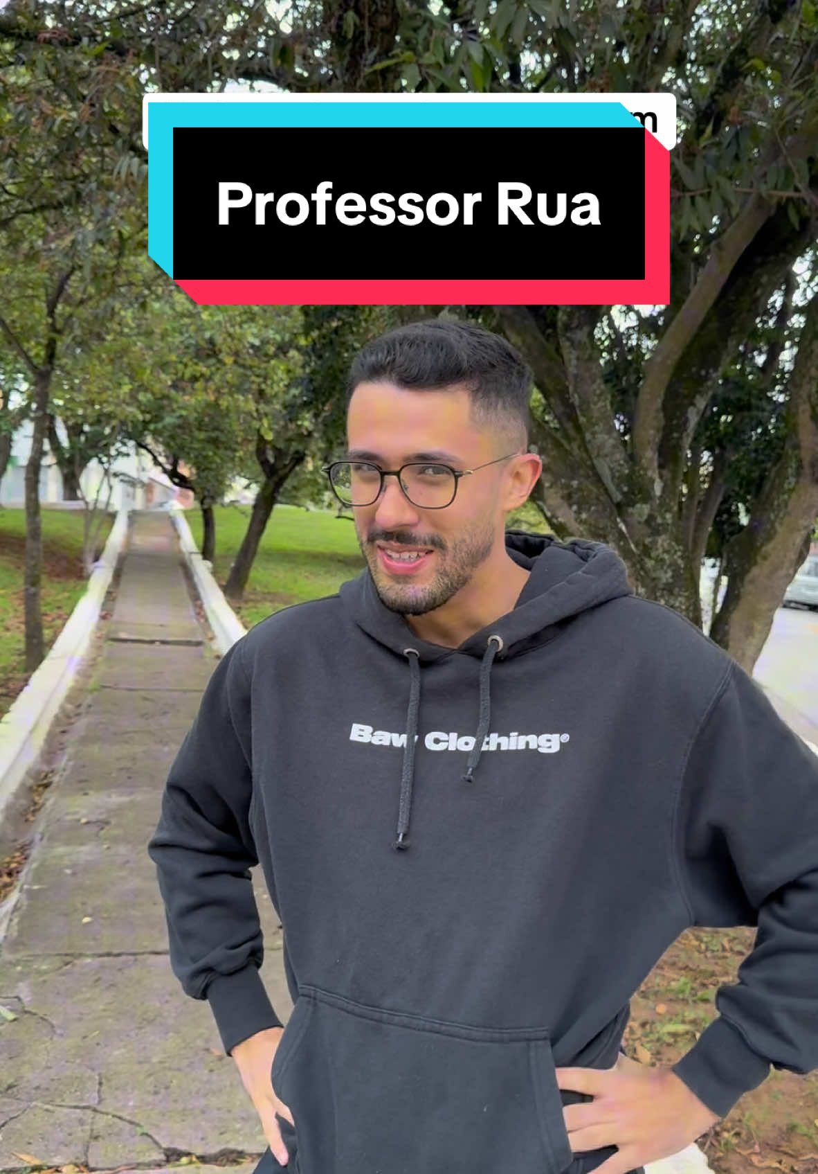 É uma situação meio esquisita né? 😂