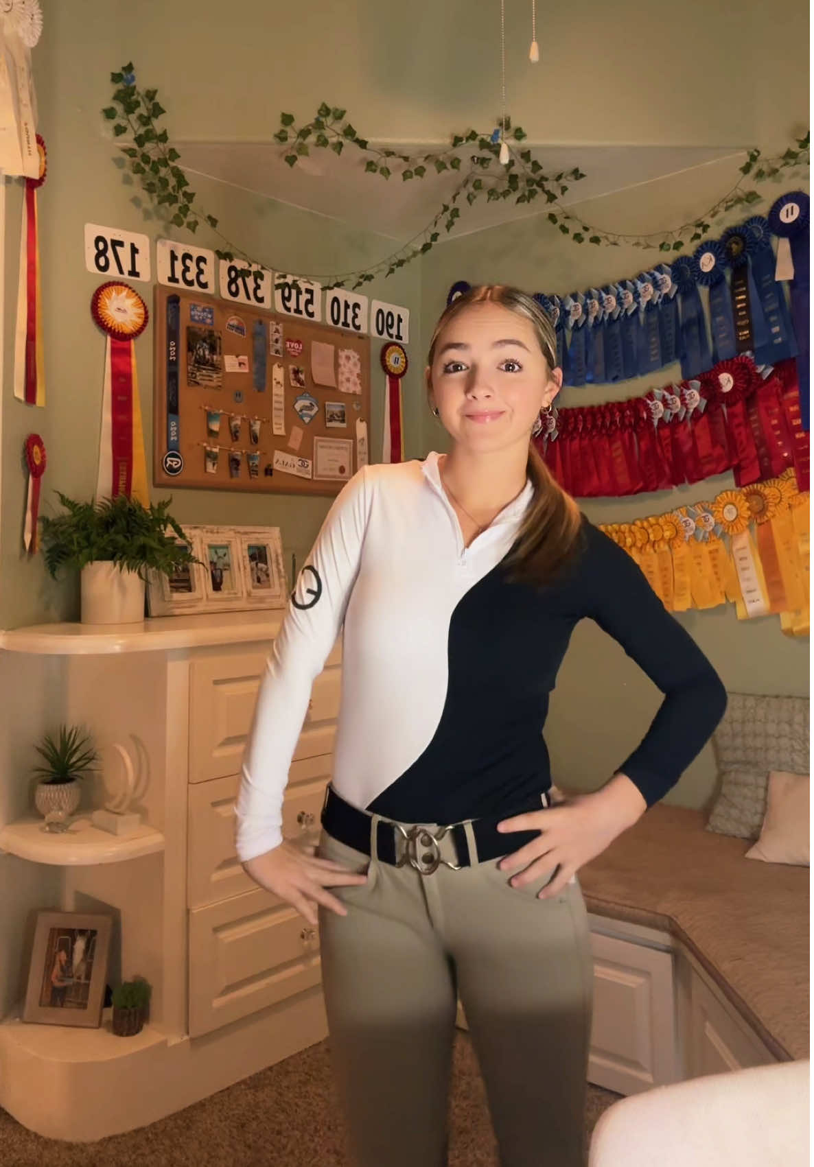 fits of the week at the show!💌 #fyp #horseshow #jumper #eq #fit #OOTD @EquestrianClubShop @bay pony belts🤎 