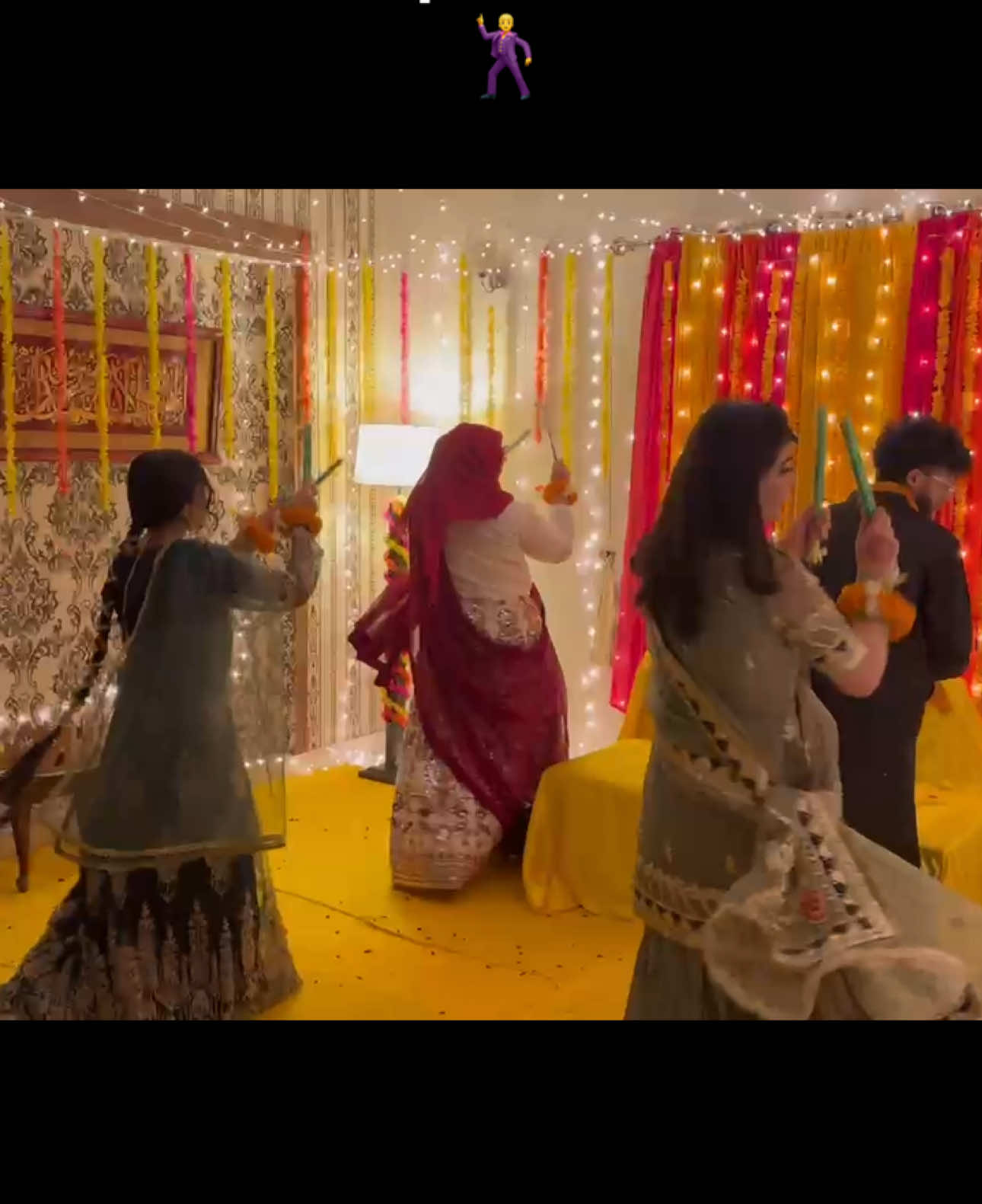 No one warned us about how HARD it is to dance in shaadi clothes 😩 #fyp #foryoupage #shaadiseason #shaadi #wedding #cousingoals #browntiktok #browntok #teambride #cousins #dance #mehndidance #hennanight #mehndhi 
