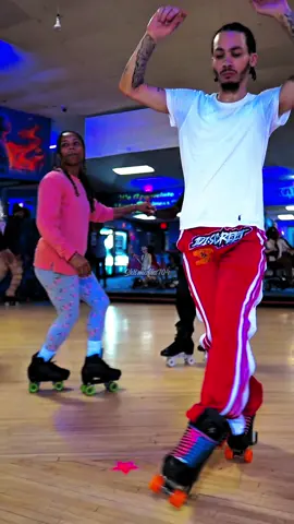 #rollerskating #rollerskatingtricks #rollerskatingdaily #rollerskatinglife #rollerskatingfun #rollerskatingbeginner #fyp 