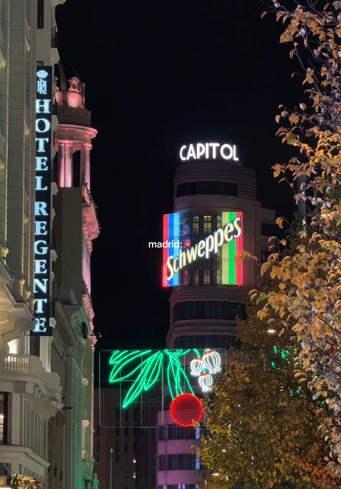 Madrid I LOVE U #lifeinmadrid #madrid #spain #españa #spanishtiktok #granvia #granviamadrid 