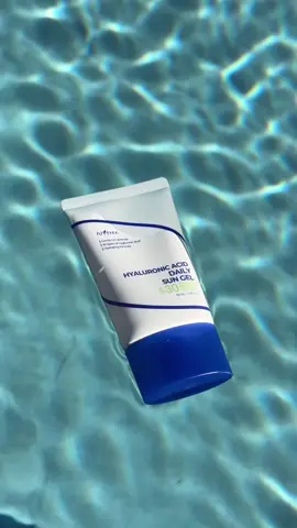 My New Favorite SPF from ISNTREE 💙 @isntree  - Skin Friendly Ingredients  - SPF 30 PA+++ - Hydration, No tears, Sensitive Skin Loving, No whitecast, Lightweight, Absorbed rapidly and contains 10 Types of Hyaluronic Acid. 🌿 #isntree #isntreepartner #instreetswetrust #isntreehyaluronicacid #isntreesungel #kbeauty #beautytips #kbeautyskincare 