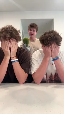 The chewing asmr goes crazy @Tucker Genal @Carson Genal 