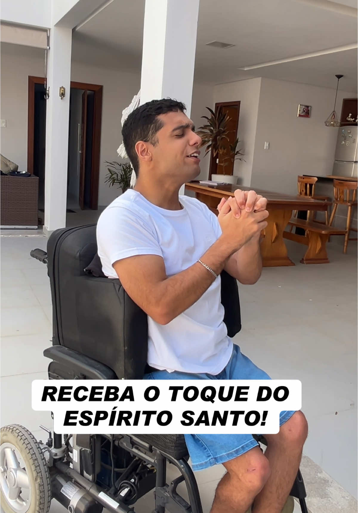 Toca em minha vida Espírito Santo #foryou #dublagem #fycristao #viraltiktok #status #cura #cristaosnotiktok #louvores #crentenotiktok #webcrente #dublagemnotiktok #gospelviral #viral #musicasevangelicas #milagre #gospel 