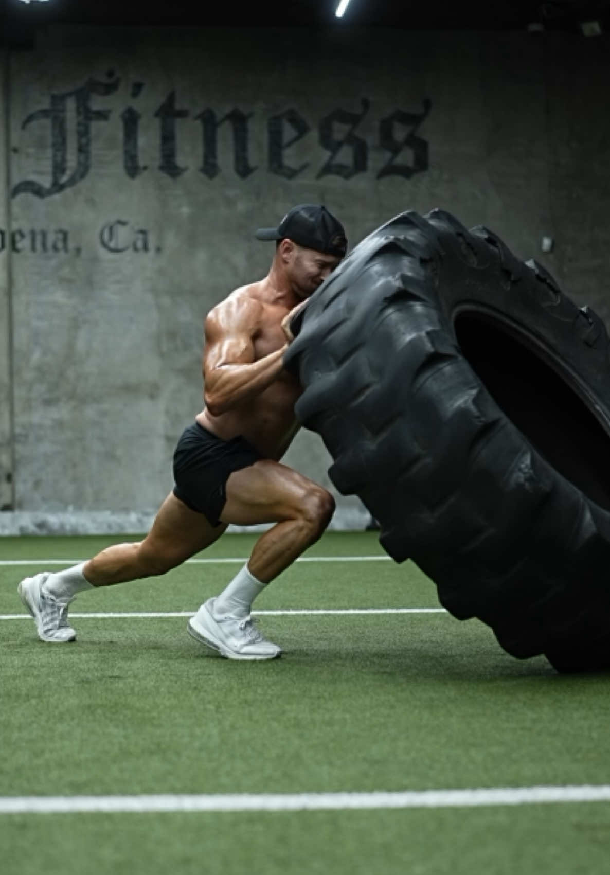 Tire Work. #core #tire #workoutmotivation #abs #calisthenics 
