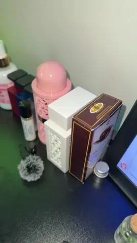 I think the creamyness is what makes it such an amazing cologne!