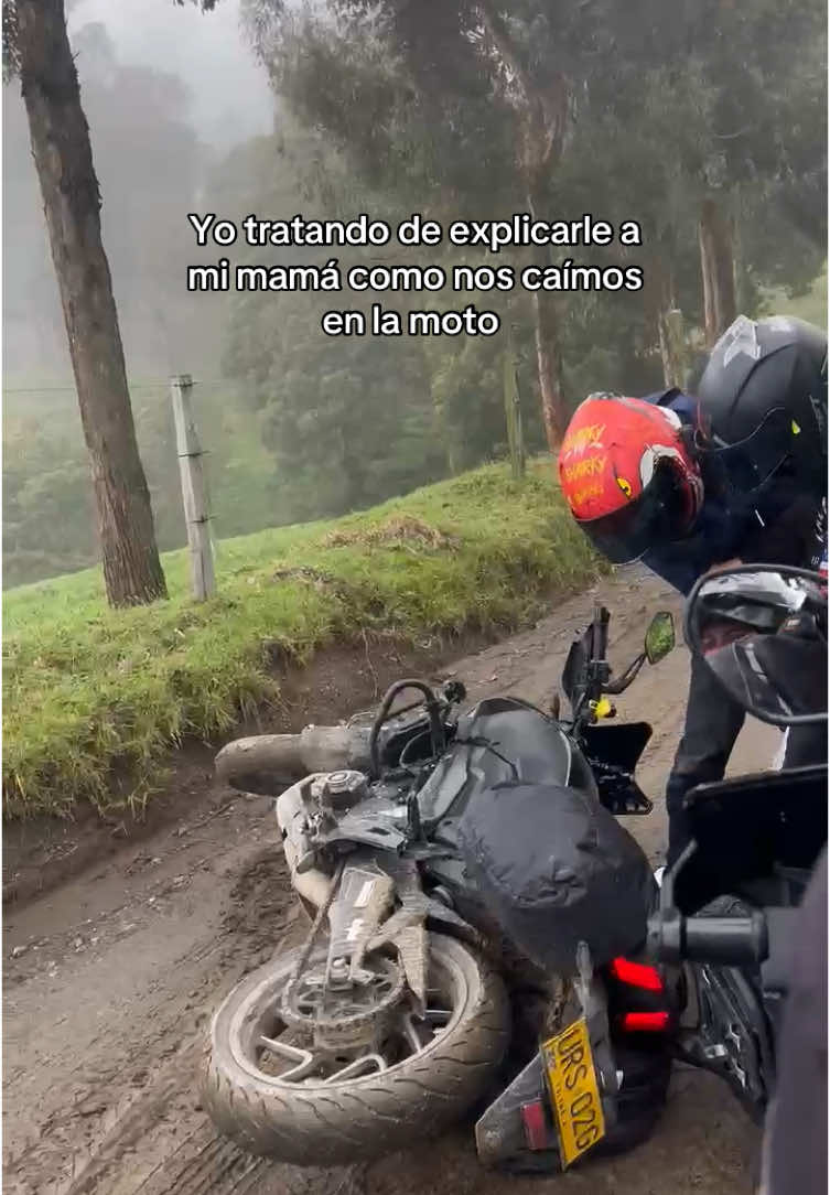Tenia llantas pisteras 🤣 #dominar400 #parati #fyp #viajes #viajestiktok #motos #biker #motociclista #turismo #foryoupagee #naturaleza #humor #humortiktok 