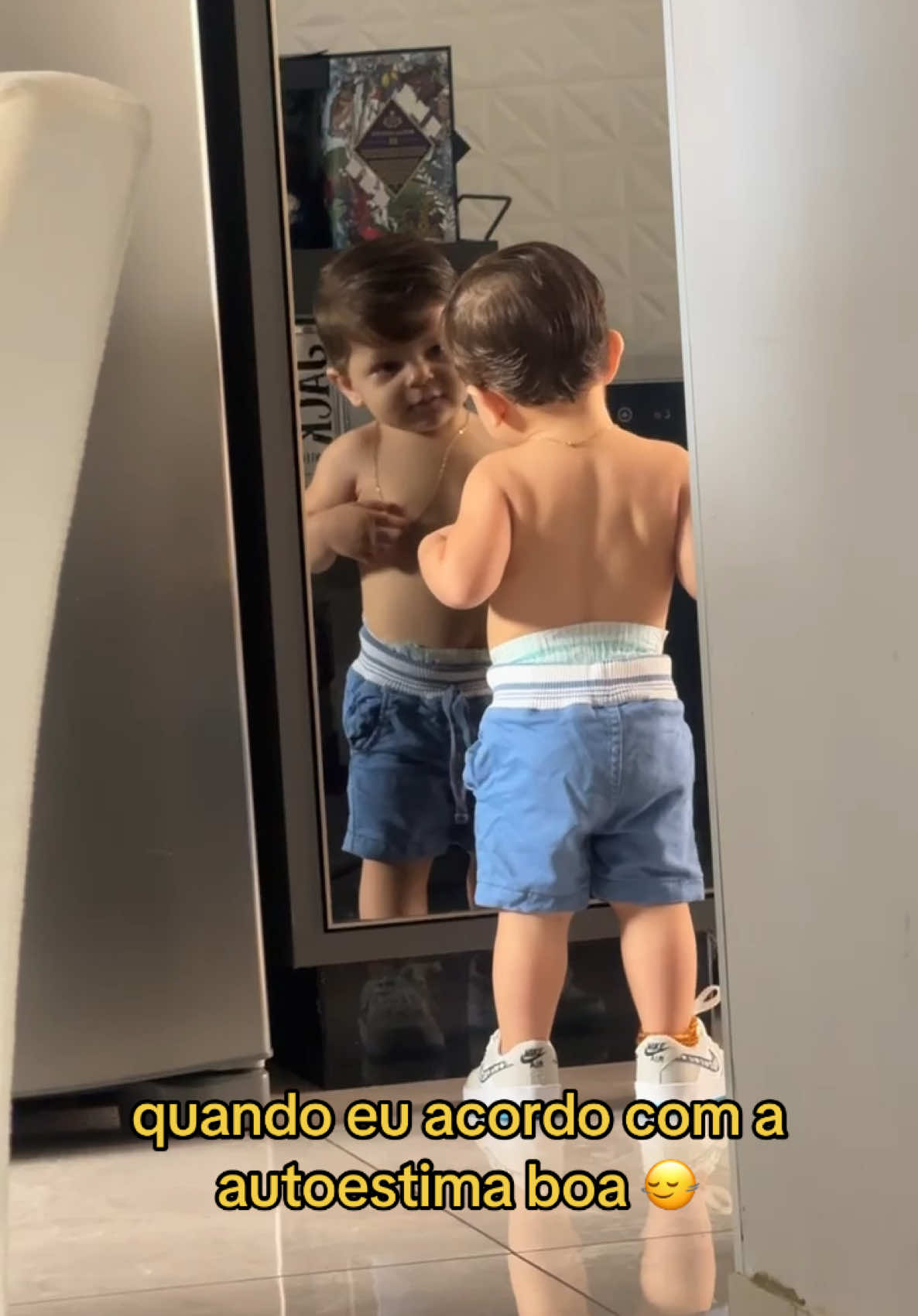 o beijinho no espelho kkkkk 🤣 #fy #bebê #meme #baby #CapCut 