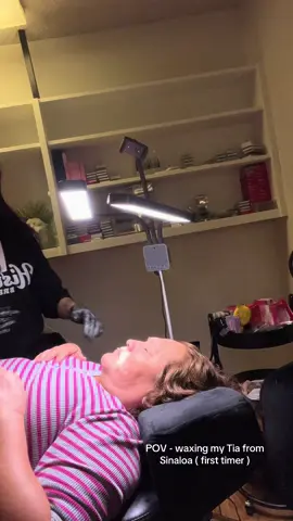 waxing my tia for her first time ever 😂🤣 #az#fyp#mexicantia#tias#waxing#upperlipwax#hardwax#mustache 