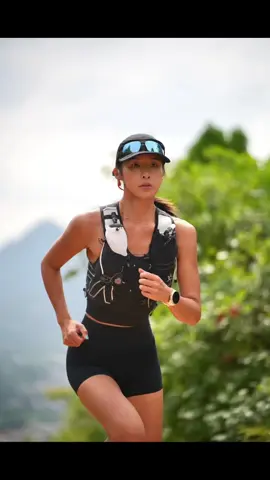 Mình thích phong cách này quá. Khỏe khoắn, năng động và sexy nữa #chaybo #thoitrangchaybo #aochaybo #quanchaybo #giaychaybo #xuhuong #dongluctapluyen #kyluatbanthan 