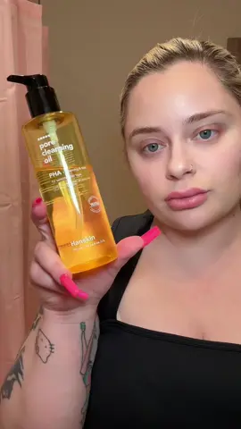 Korean skincare has been such a game changer for me. #bha #hanskin #cleansingoil #acne #skincare #skincareproducts #koreanskincare @HanskinGlobal use Amazon promo code 10FALLPROMO at checkout!😘