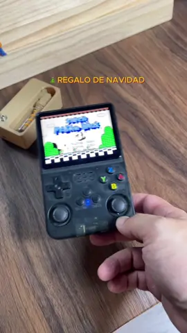 ¡Aprovecha la oferta de la consola R36s! Tiene una colección impresionante de más de 15.000 juegos retro, y con los emuladores, la diversión no tendrá fin. El enlace está abajo. #blackfridaysale #wholesale 