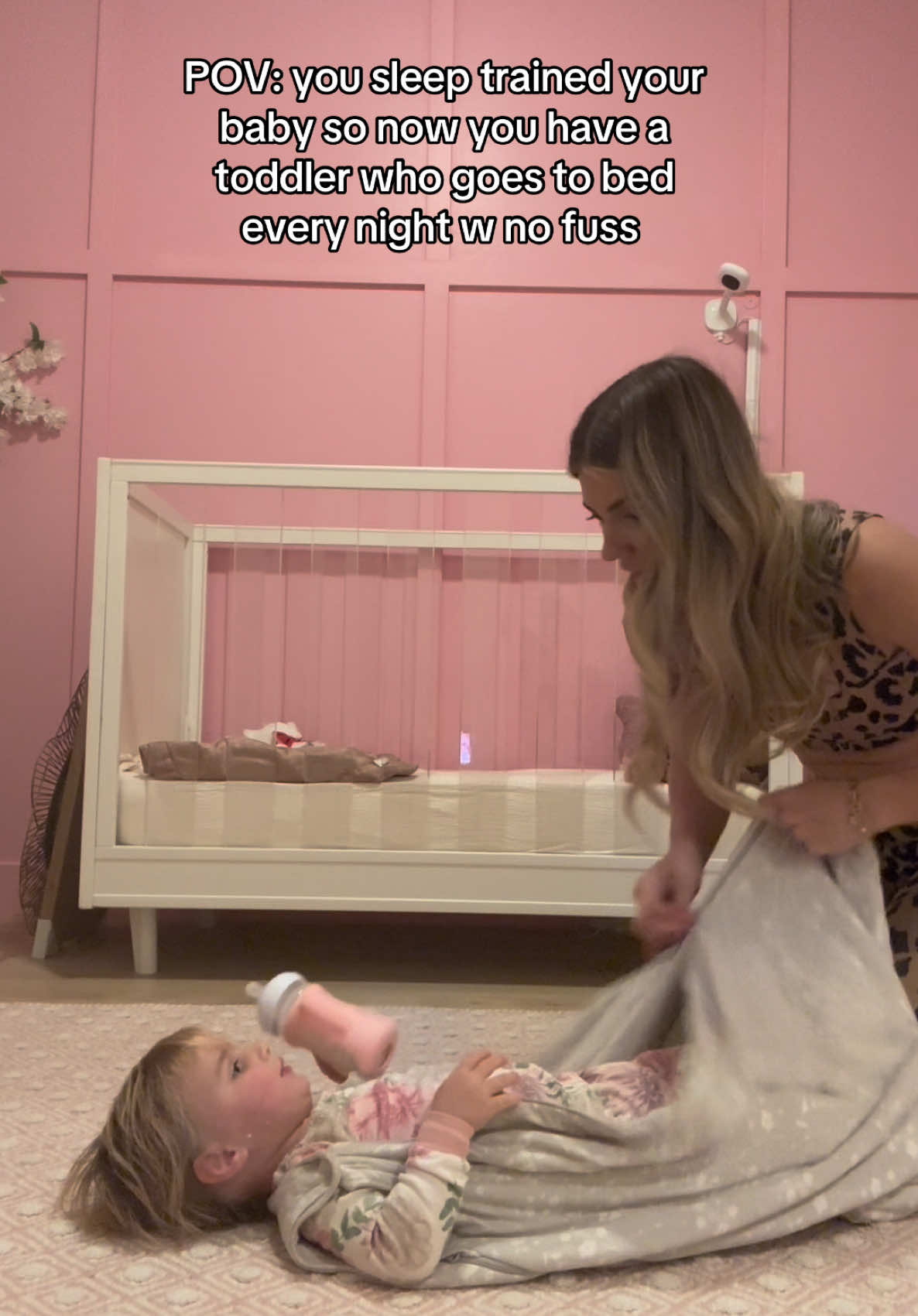 I didnt sleep train my first so dont ask me about him hahaha but she .. she is easy!! #sleeptraining #momoftwi #sleep #toddlers 