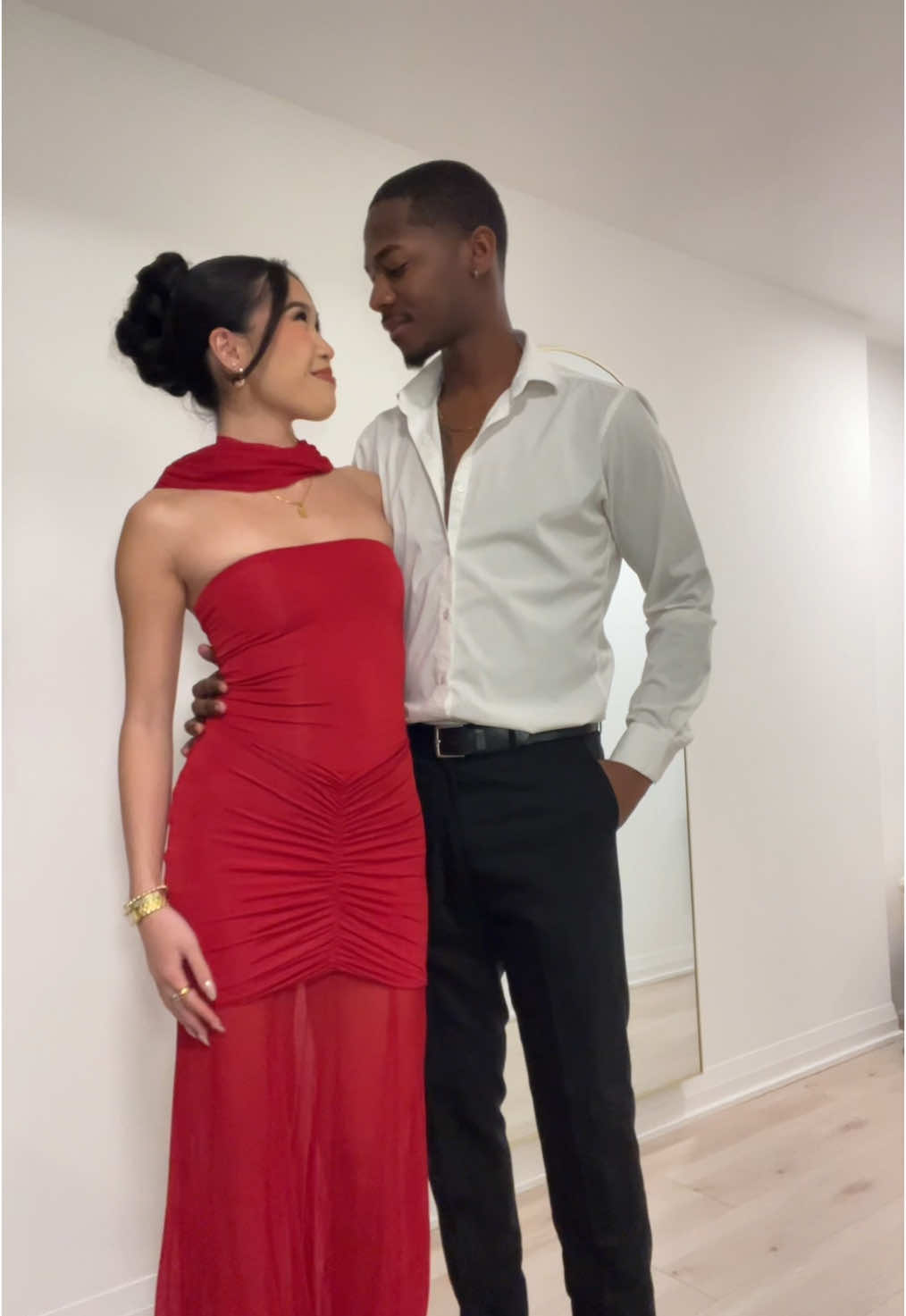 christmas party ready 🥂#holidaypartyoutfits #coupletransition #couplestiktok 