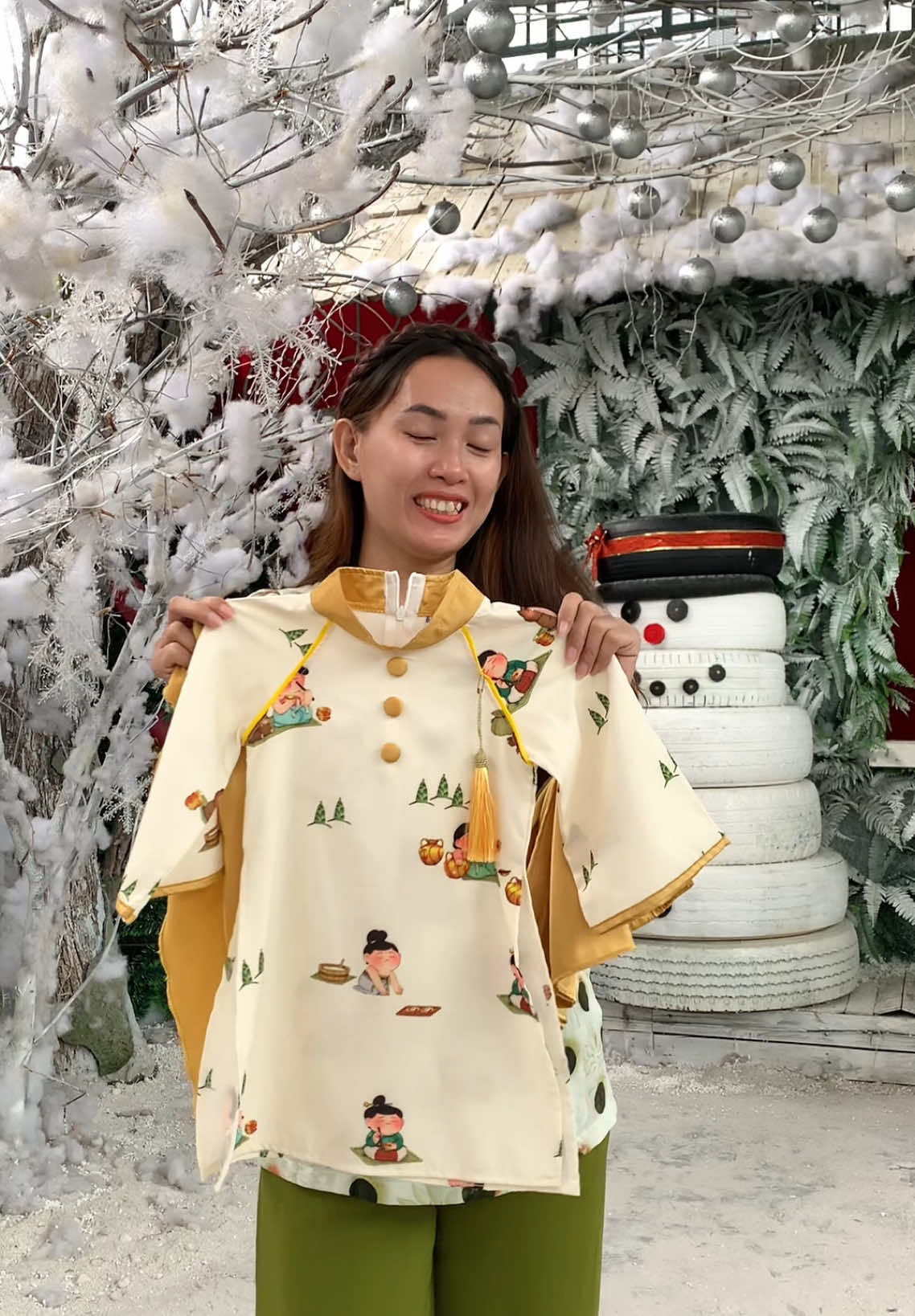 hôm nay áo dài cho bé đang có giá 139k miễn ship tận nhà #nguoimenhi #aodaitet #thoitrangtreem #aodaichobe #aodaichobegai #aodaicachtan #aodaicachtanbegai #aodaicachtanchobe  @Phạm Lâm Vy R2  @Phạm Lâm Vy R2  @Phạm Lâm Vy R2 