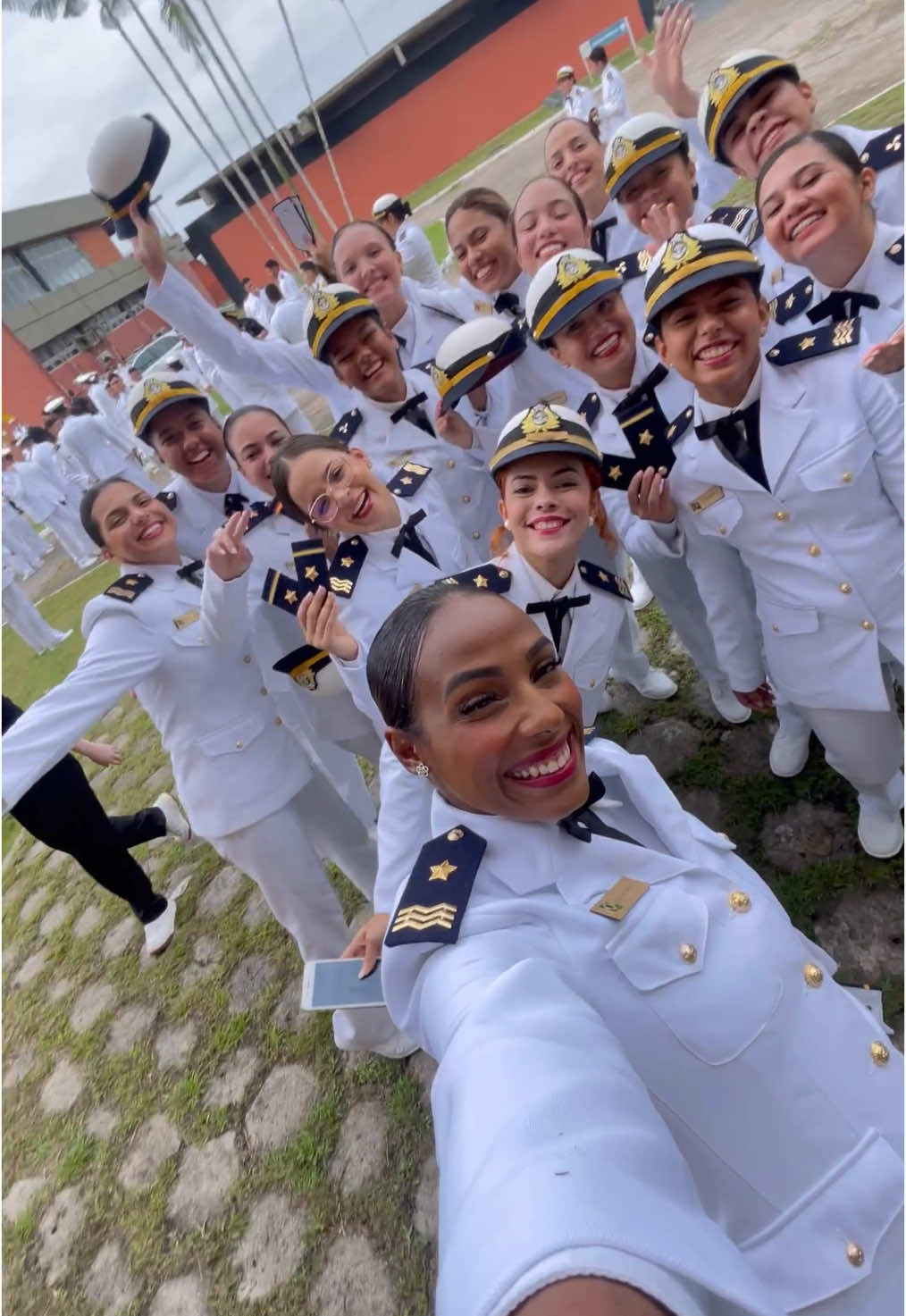 Finalmente formadas…🤍⚓️           #marinha #efomm #marinhamercante#fyp#foruyou#ciaba #militar 