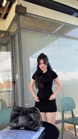 Váy mà giá bằng chiéc áo 