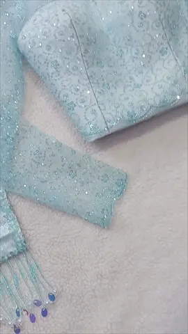 စေ့စပ်ပွဲအတွက်အဝေးပို့ပေးရမှာလေးအပြင်မှာပိုလှနေတာလေး #ရောက်ချင်တဲ့နေရာရောက်👌 #daisykwonfashionanddressmaking #myanmardress #following ##follower #ရောက်စမ်းfypပေါ် #စီးကွင့်ဇာ 