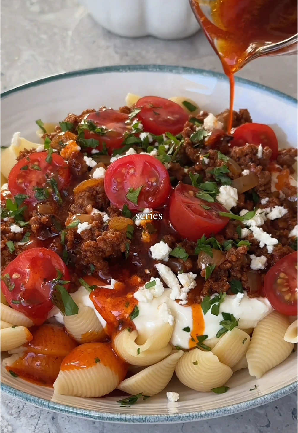 day 88/100: ANNA PAUL’S VIRAL TURKISH PASTA🔥 FULL RECIPE LINKED IN BIO orrr go comment on my ig post to have the full recipe sent to you 🫶🏻 this is the quickest & tastiest 15 minute meal ever!! Bound to become a family favorite! Enjoyy🥰 #annapaul #turkishfood #turkishpasta #turkish #pastatiktok #pasta #pastalover #pastalovers #lunch #dinner #mealinspo #gainz #mealprep #FoodTok #EasyRecipes 