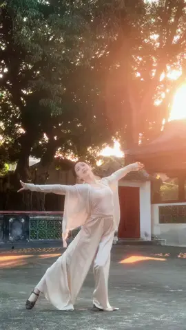 Đơn giản, không cầu kỳ nhưng vẫn toát lên cái hồn khi múa...  茶花开了 - Hoa Trà Nở - Múa cổ trang  #domuacotrang #chinesedance #muacotrangtrungquoc #trunghoavudao #muacotrang  #muacotrang