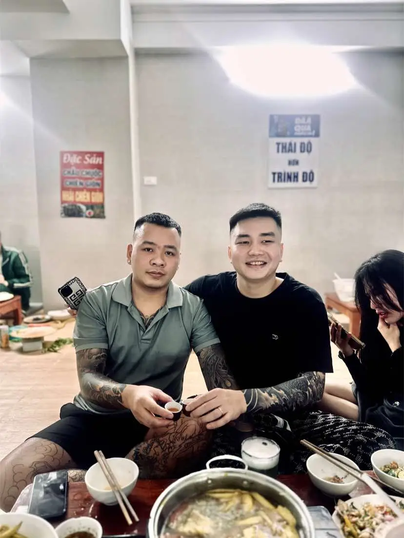 Người ta chỉ mời nhau ly rượu lúc giàu sang. Chứ mấy ai giúp nhau đôi đũa. , bát cơm lúc cơ hàn.. Tốt với nhau nhờ thời chứ ai tốt cả đời , nay chén rượu uống chung, ngày mai khốn khổ , chén muối chén gừng cũng chẳng ai cho .!!#xuhuongtiktok #xuhuong #xu #xuhuong2024 