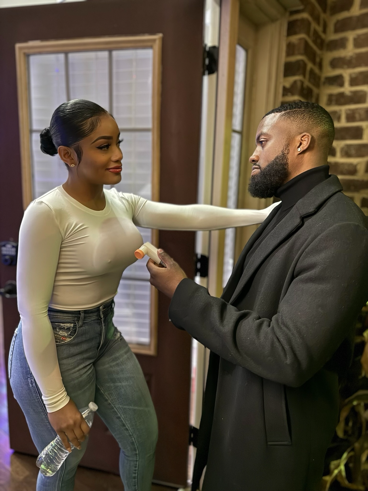 When Erica apologizes to Lawrence for DC’s behavior #God #Jesus #Jesusispoppin #Jesusbeenpoppin #kountrywayne #letthatsizzleinyourspirit #helpisontheway #love #ericapinkett