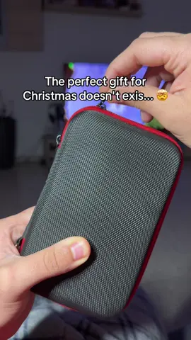 This portable console is the best gift for Christmas 🎮🎄#gameconsole #retroconsole #gameretro #consoleretro4k #consolegaming #GamingOnTikTok 