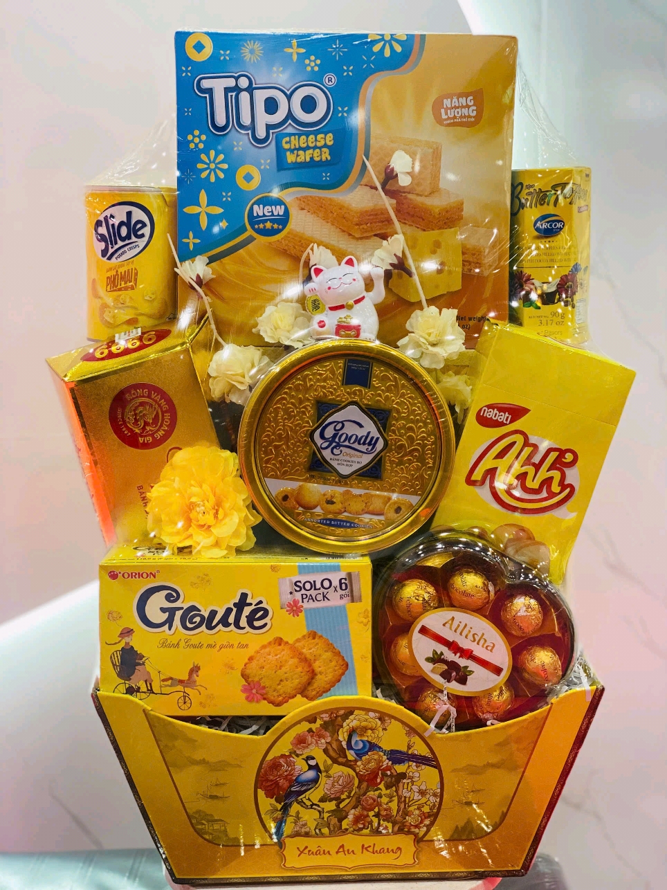 Giỏ quà tông vàng #quatet2025 #hottrend #gioquagiare #Giỏ Quà Tết Bánh Kẹo 
