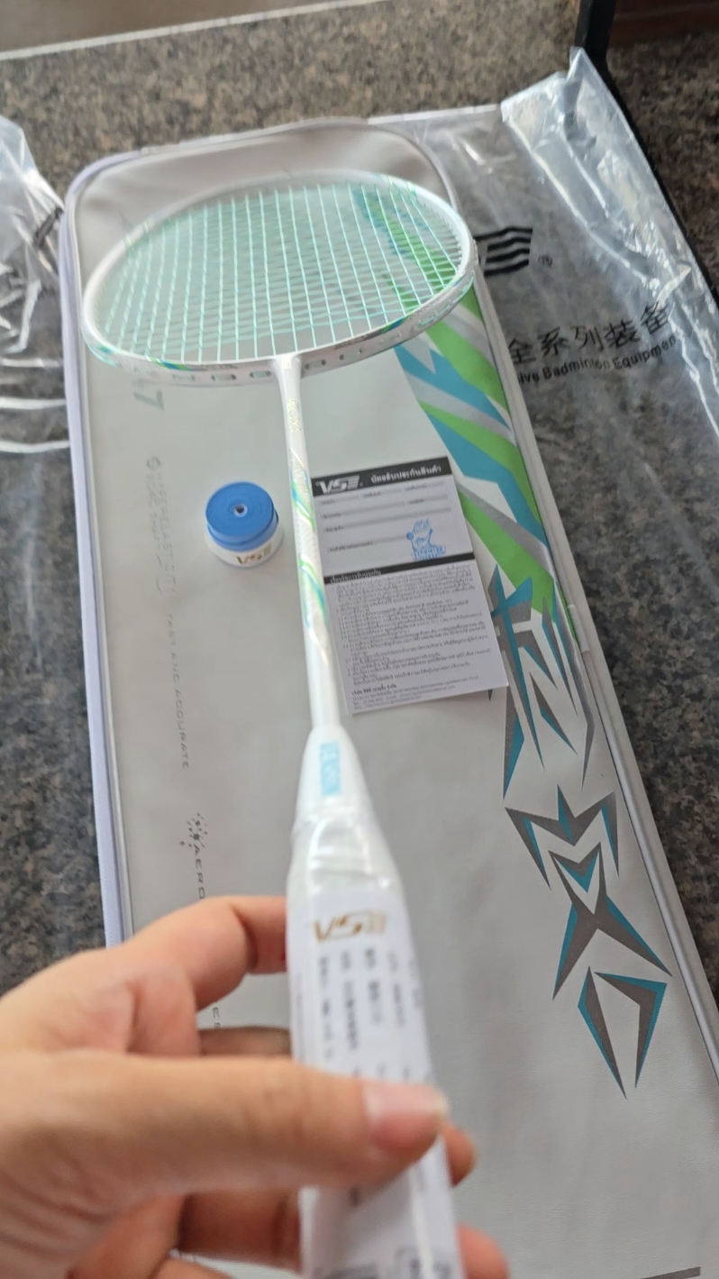 ขอบคุณลูกค้ามากคะ🙏 สีนี้ก้สวยค่าา #Assassin47 #vssportsthailand #vs ##vssport #badminton #racketsports #ร้านอุปกรณ์แบดมินตันกําแพงเพชร #ขึ้นเอ็นไม้แบดมินตันกําแพงเพชร #ขึ้นเอ็นไม้แบด 