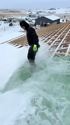 Cold days in western North Dakota 🥶👍🏼❤️ #roofing #winter #construction #bluecollor #viral #polebarns #roofingconstruction #fyp 