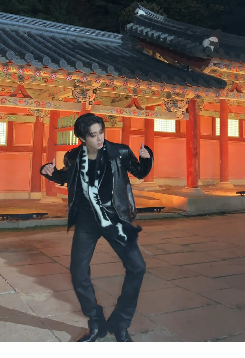 This 🐿 stage, walkin on water #StrayKids #스트레이키즈 #한 #HAN #合 #HOP #WalkinOnWater #StrayKidsComeback #YouMakeStrayKidsStay #NewMusic