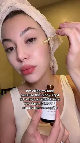 Only non-comedogenic oils are suitable for face massage. #fypage #skincare #naturalskincare #viral #acne #SkinCare101 #healthy 