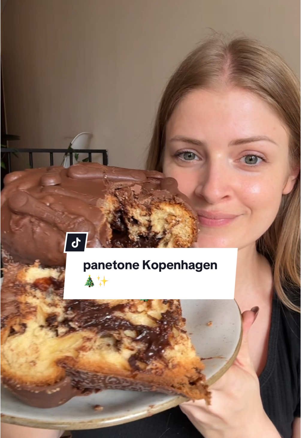 panetone língua de gato Kopenhagen 🎄😋  RANKING ATUAL 1 Kopenhagen - língua de gato 2 cacau show - pistache 3 Casa Suíça - 3 chocolates 4 Alpino Nestlé 5 Charge Nestlé 6 Bauducco - Panetone salgado 7 Santa Edwiges - Pistache 8 Cacau Show - Tiramisú 9 Bauducco - Limão Siciliano  #foodreview #foodtiktok #grazieats #natal2024 