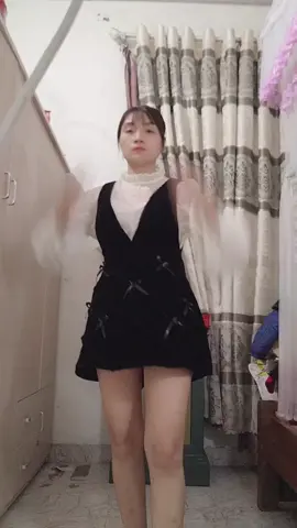 #sét váy yếm nhung đính nơ tiểu thư#