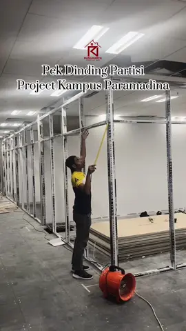 Pekerjaan Dinding Partisi Project Kampus Paramadina #gypsum #gypsumboard #kusenaluminium #partisiruangan #dindingpemisah #proyek #kuliproyek #kulibangunanmaintiktok #fypシ #cinematic 