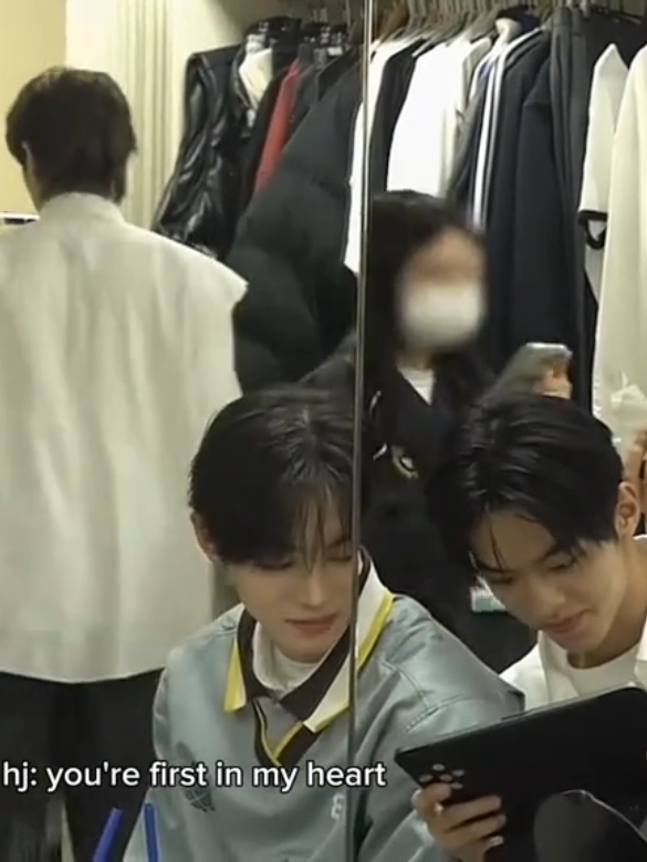 dw dohoon, you're always 1st in hanjin‘s heart  #dohoon #hanjin #youngjae #jihoon #dojin #tws #투어스 #247withus #xyzbca 