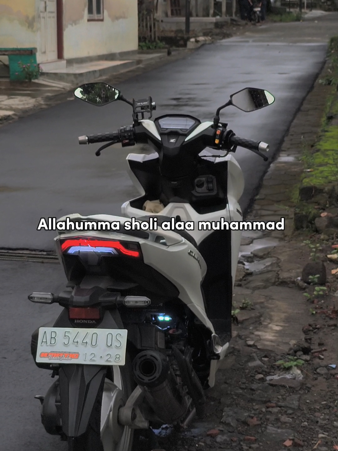 Allahumma sholi alaa Muhammad 😇 . . . #vario #vario150 #masukberanda #varkan #cinematic #variomodifikasi #yzxcba #fyp #fypツ 