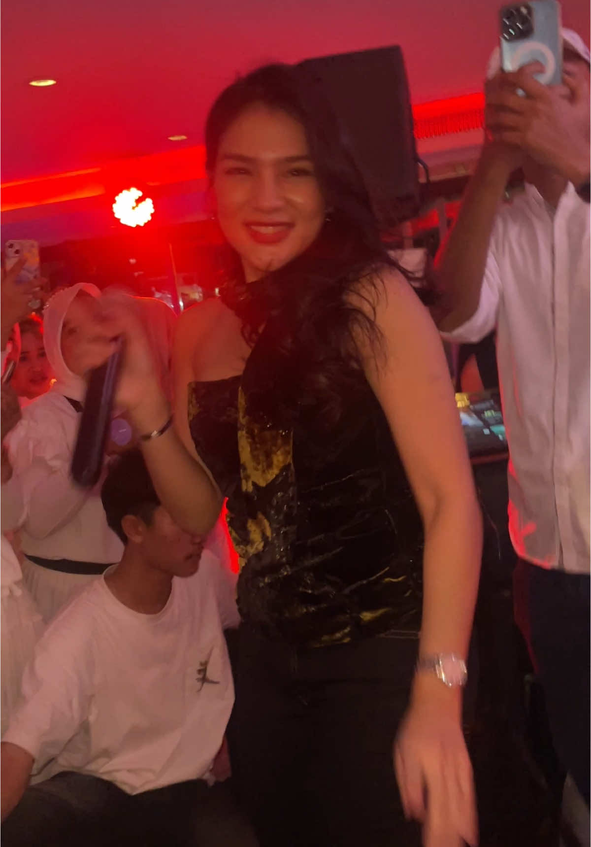 Lagi Lagi Davina 🤭😍 #fyp #fypage #iparadalahmaut #davinakaramoy #boosterupskincare #fyppppppppppppppppppppppp 