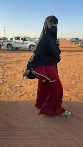 معيض ورفعه في سوق الصياهد للإبل #نقال_علوم#نورة الدوسري 