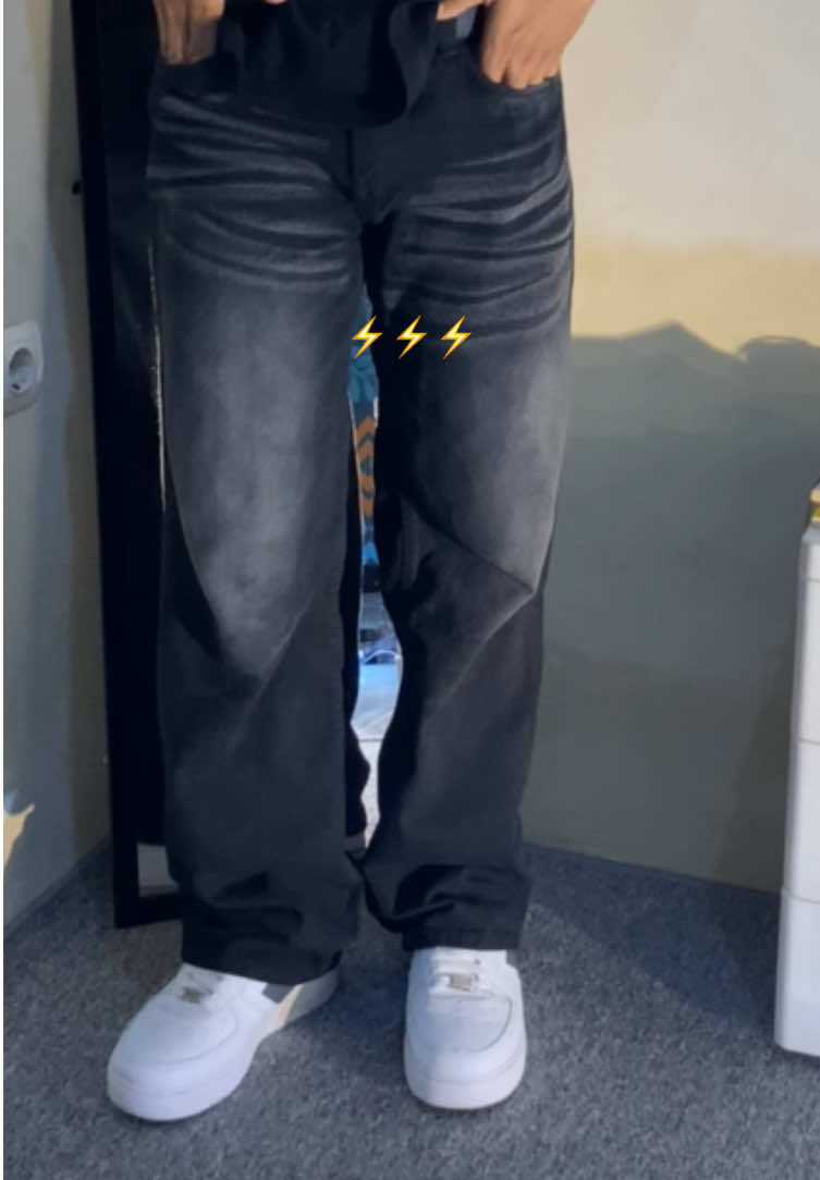 Tuhh kan cakep bangettt #fyp #viral #baggyjeans #loosejeans #rekomendasijeans #affiliatortiktok #affiliatemarketing #jeans 